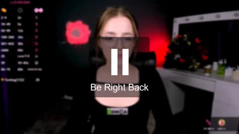 luna_berryy online show from February 2025 11:43:02 PM