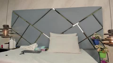 Snapshot of luna_blanca19 chatting on March 2026 07:15:01 AM Sara online show from March 2026 07:15:01 AM