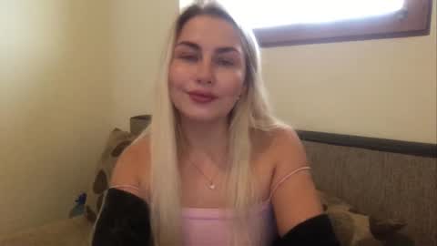 luna_blazer online show from November 2025 12:37:02 PM