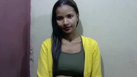 Snapshot of luna_cherry0 chatting on April 2026 04:10:02 AM Laura online show from April 2026 04:10:02 AM