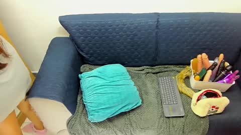 luna  online show from February 2025 12:03:02 PM