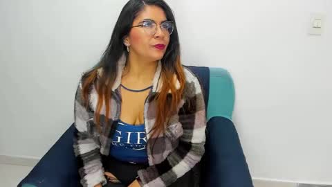 luna  online show from February 2025 11:21:01 AM