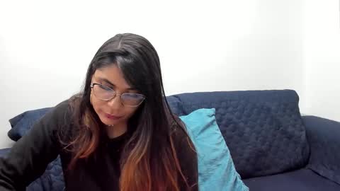 luna  online show from February 2025 11:14:02 AM