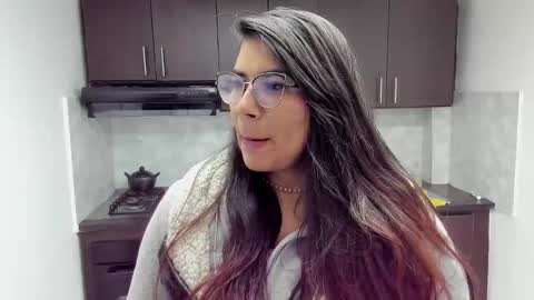 luna  online show from September 2025 11:11:01 AM