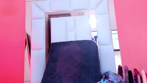 Snapshot of luna_ebony69 chatting on October 2025 12:33:01 PM Luna online show from October 2025 12:33:01 PM