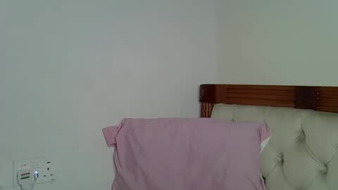 maskedmalkia online show from December 2025 12:25:02 PM