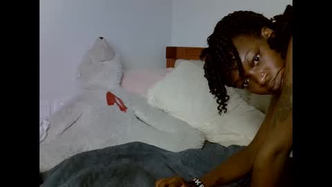 Snapshot of luna_empress chatting on May 2026 04:07:02 AM maskedmalkia online show from May 2026 04:07:02 AM