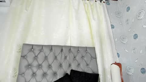 Luna Eva online show from January 2025 05:29:02 PM