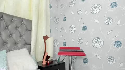 Luna Eva online show from February 2025 09:11:02 PM