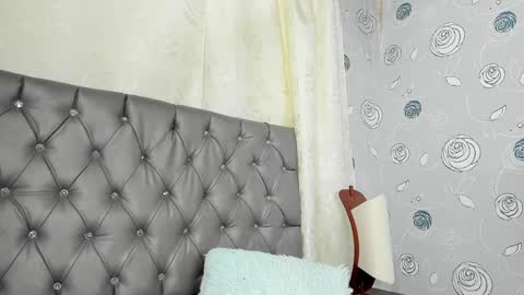 Luna Eva online show from February 2025 06:00:02 PM