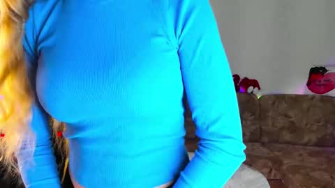 luna_evan online show from December 2024 12:09:02 PM