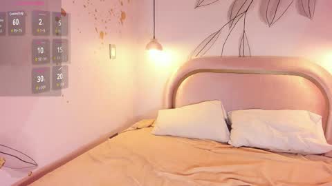 luna_ferrari online show from April 2026 11:47:02 AM