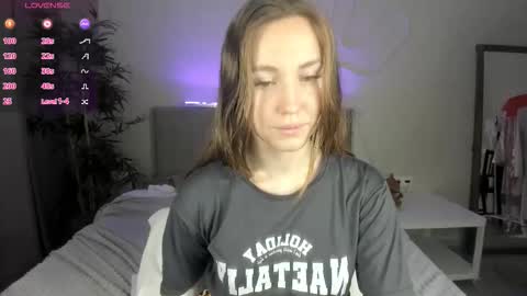 Luna online show from September 2025 11:52:01 PM