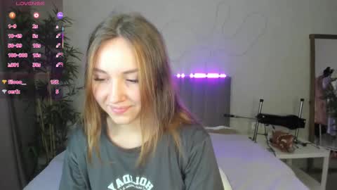 Luna online show from October 2025 12:22:01 AM