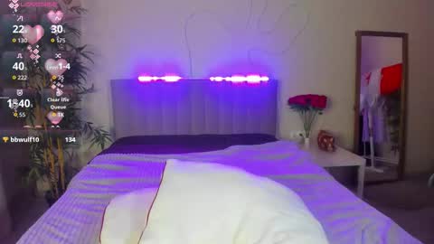 Luna online show from November 2025 12:02:01 AM