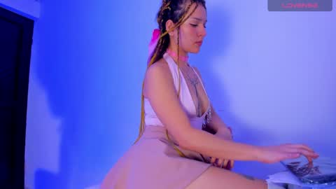 luna_hazard online show from December 2024 04:01:01 AM