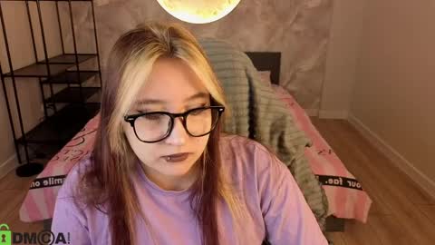 Snapshot of luna_host chatting on April 2026 01:28:02 AM Luna Host online show from April 2026 01:28:02 AM