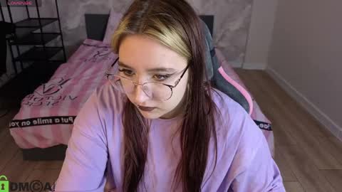 Snapshot of luna_host chatting on April 2026 01:45:01 AM Luna Host online show from April 2026 01:45:01 AM