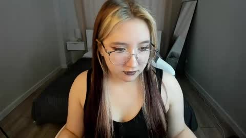 Snapshot of luna_host chatting on April 2026 02:23:01 AM Luna Host online show from April 2026 02:23:01 AM