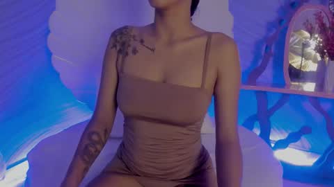 luna_hot_ass online show from November 2025 07:04:01 PM