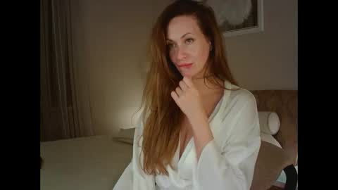 Snapshot of luna_hoti chatting on May 2026 11:43:02 PM luna_hoti online show from May 2026 11:43:02 PM