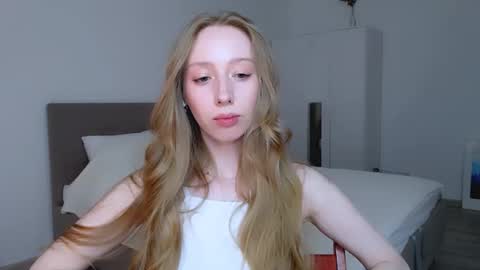 Luna online show from December 2024 12:20:02 AM