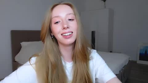 Luna online show from December 2024 09:40:02 PM