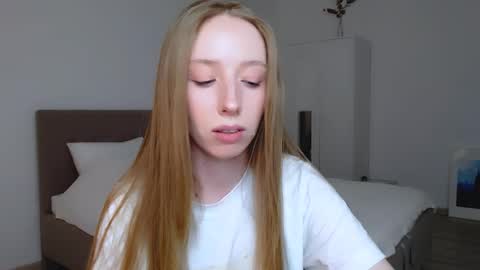 Luna online show from January 2025 11:32:01 PM