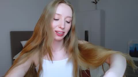 Luna online show from February 2025 11:13:01 PM