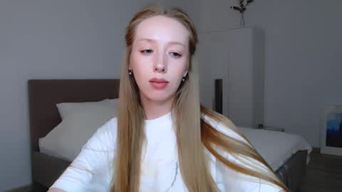 Luna online show from February 2025 02:40:01 AM