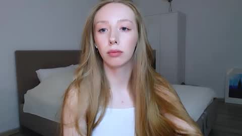 Luna online show from March 2025 07:34:01 PM