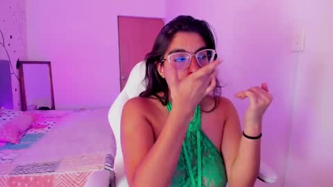 Luna online show from April 2026 06:27:01 PM