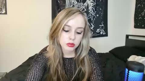 Luna online show from September 2025 12:46:02 AM