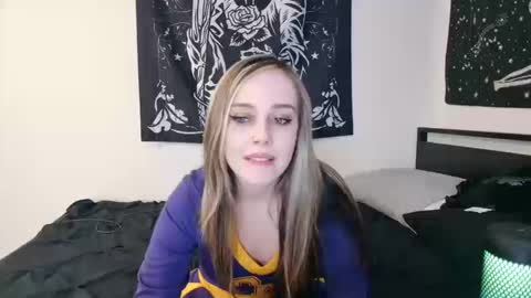 Luna online show from October 2025 02:00:02 AM