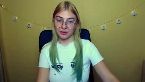 Luna online show from December 2024 12:13:01 PM