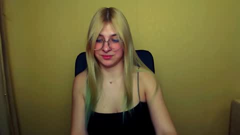 Luna online show from February 2025 11:27:02 AM