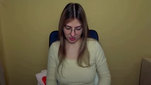 Luna online show from October 2025 08:42:02 AM