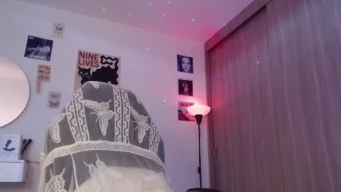 Luna online show from April 2026 07:00:02 PM