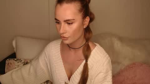 Luna online show from April 2026 06:58:02 PM