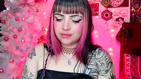 MISS LUNA  online show from December 2024 08:32:01 PM