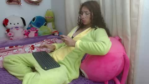 Snapshot of luna_rios69 chatting on February 2026 05:14:01 AM luna_rios69 online show from February 2026 05:14:01 AM