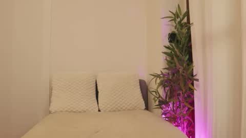 Snapshot of luna_riva chatting on February 2026 09:19:02 AM Luna Riva online show from February 2026 09:19:02 AM