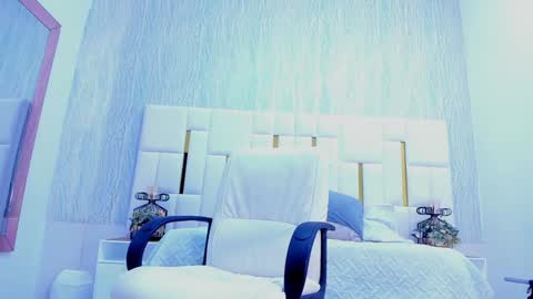 Luna online show from December 2024 11:44:01 AM