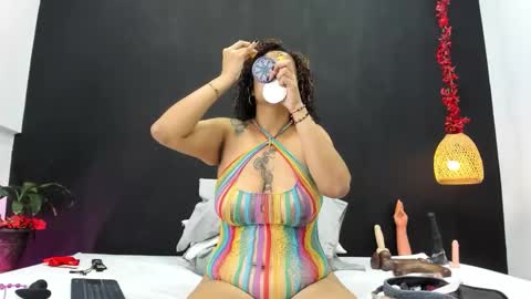 Luna online show from September 2025 07:35:02 PM