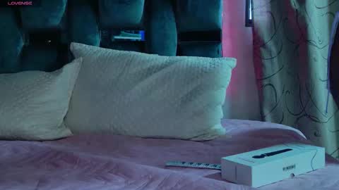 luna_sophya online show from October 2025 12:02:02 PM