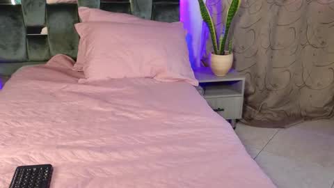 luna_sophya online show from October 2025 08:51:02 PM