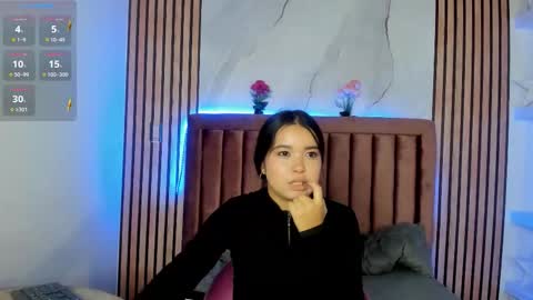 Luna  online show from October 2025 07:47:01 PM