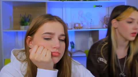 Luna online show from September 2025 07:13:01 PM