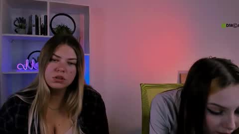 Luna online show from October 2025 07:11:01 PM