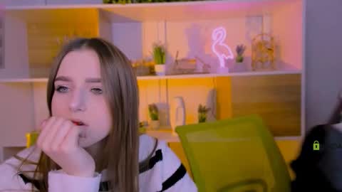 Luna online show from October 2025 07:13:01 PM